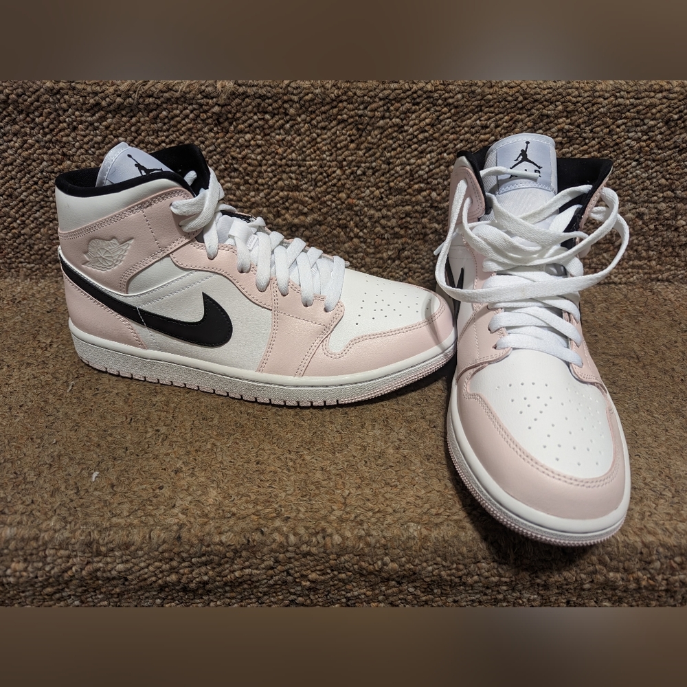 Women's Jordan 1 Mid Size 10